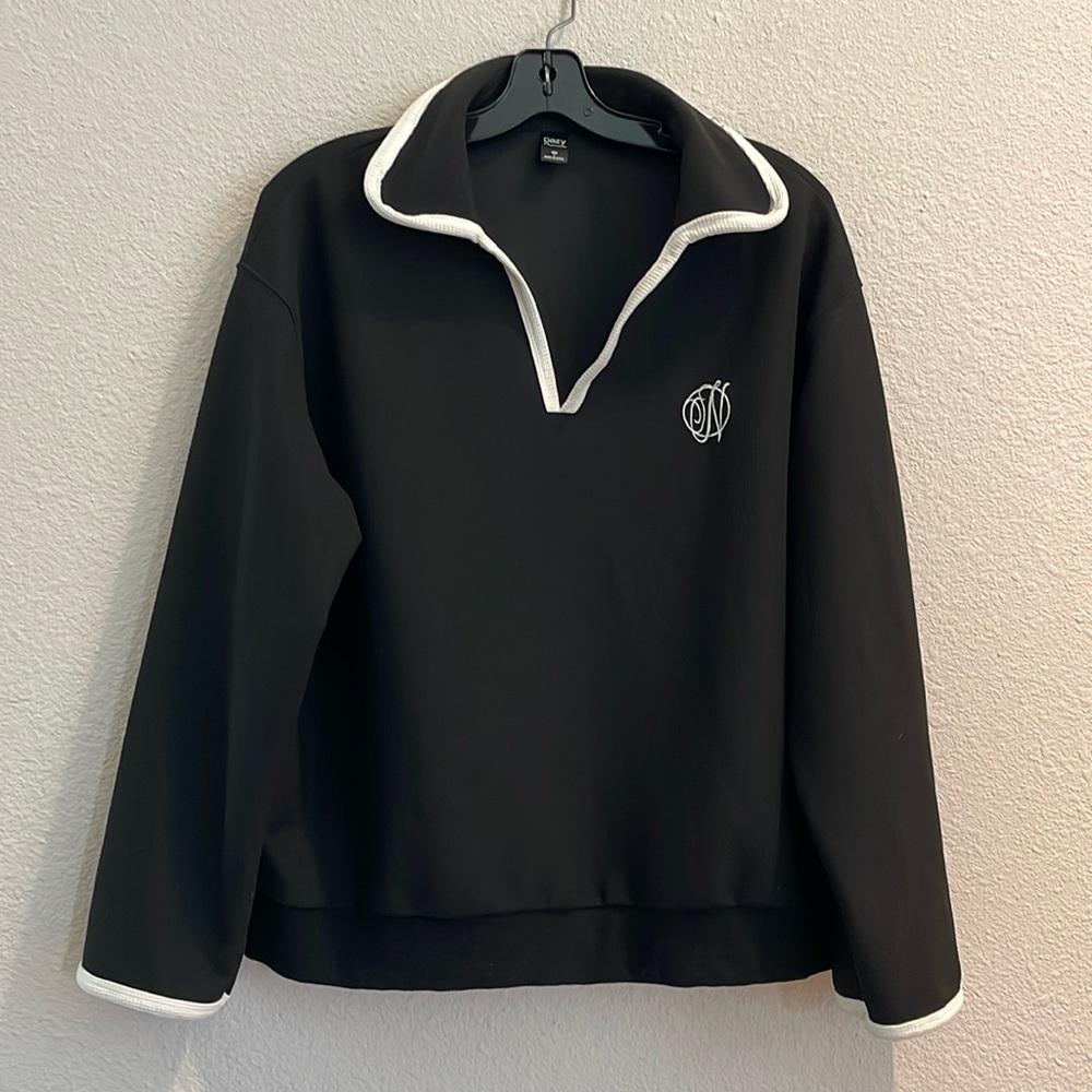 Dazy, long sleeve pull over, top size L